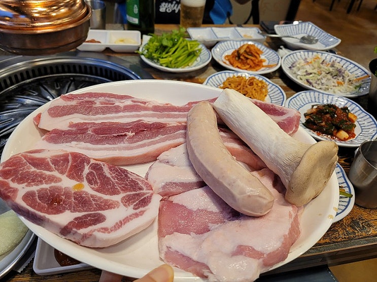  유성온천역고기집 상대동 고집 , 꾸브라꼬숯불치킨 , 오늘은수육국밥