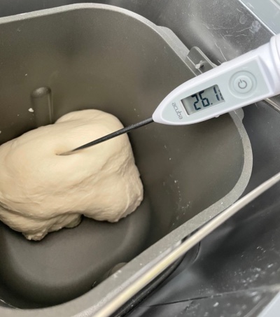  빵만들기 할때 빵 반죽온도를 재는 이유와 온도를 맞추는 방법