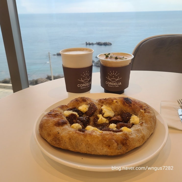  울산신상카페 코델리아/북구 신상카페/울산 코델리아/빵, 뷰 맛집이라 완전 취향저격