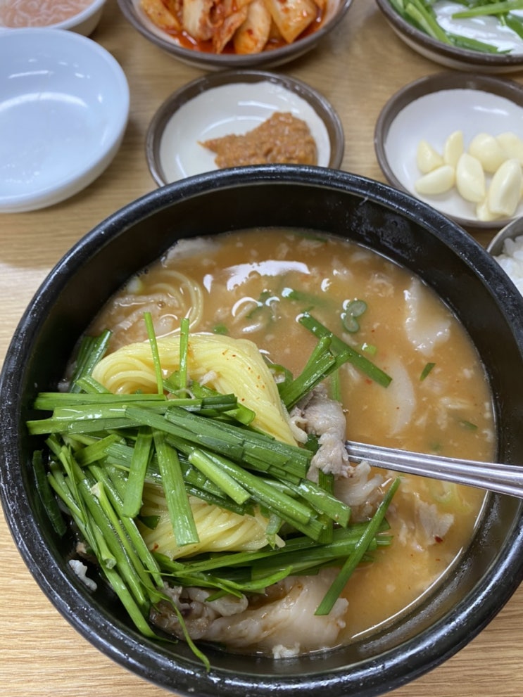 [부산 맛집] 서면에 50년 전통 3대째 내려오는 '포항돼지국밥'