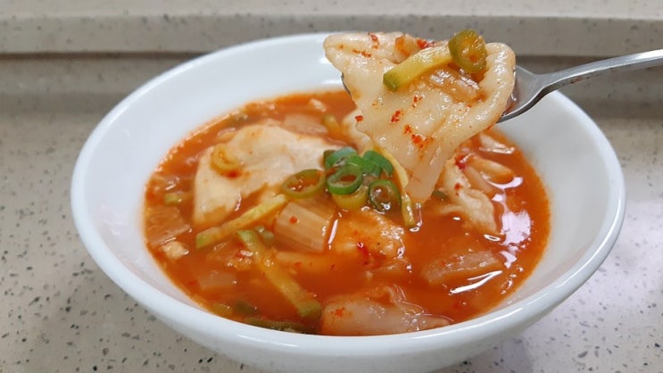 백종원 김치수제비 만들기 얼큰김치수제비 수제비 반죽만들기 신김치요리 비오는날 음식