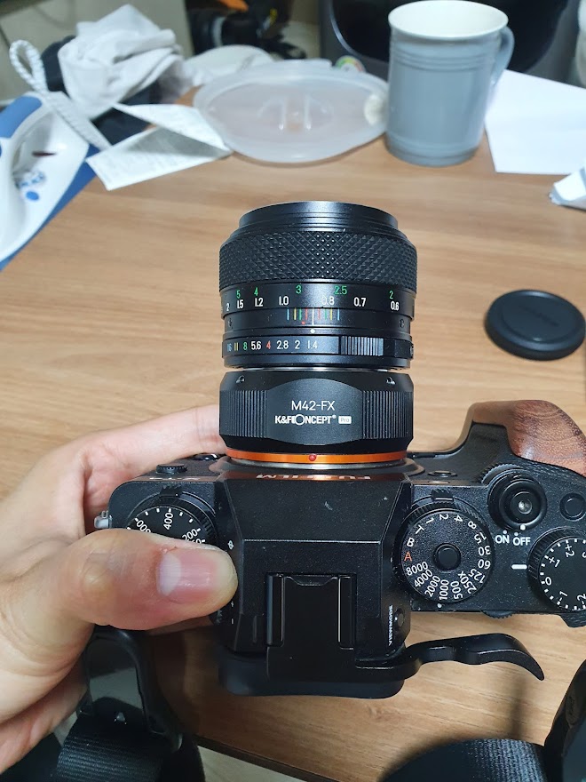  후지논 50mm F1.4 아답터 중앙 위치 조절하는 법.txt (미러리스 이종교배 K&F어댑터 분해 위치 조정 Fujinon)