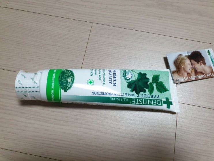  덴티스트 DENTISTE 화이트 플러스 치약 후기