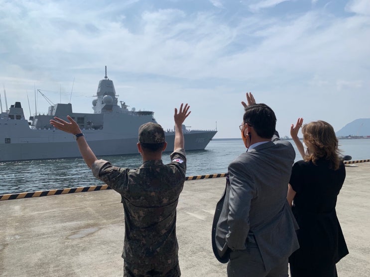 독도함, 퀸 엘리자베스 항모와 연합훈련, 네덜란드 호위함 입항