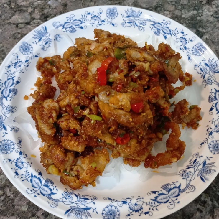  깐풍기 맛 나는 돼지고기 앞다리살볶음 