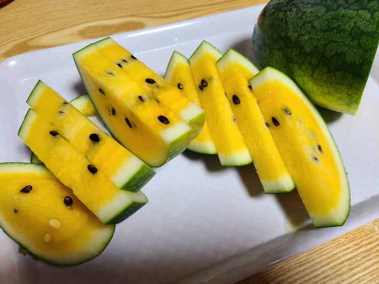  망고수박 맛있다.