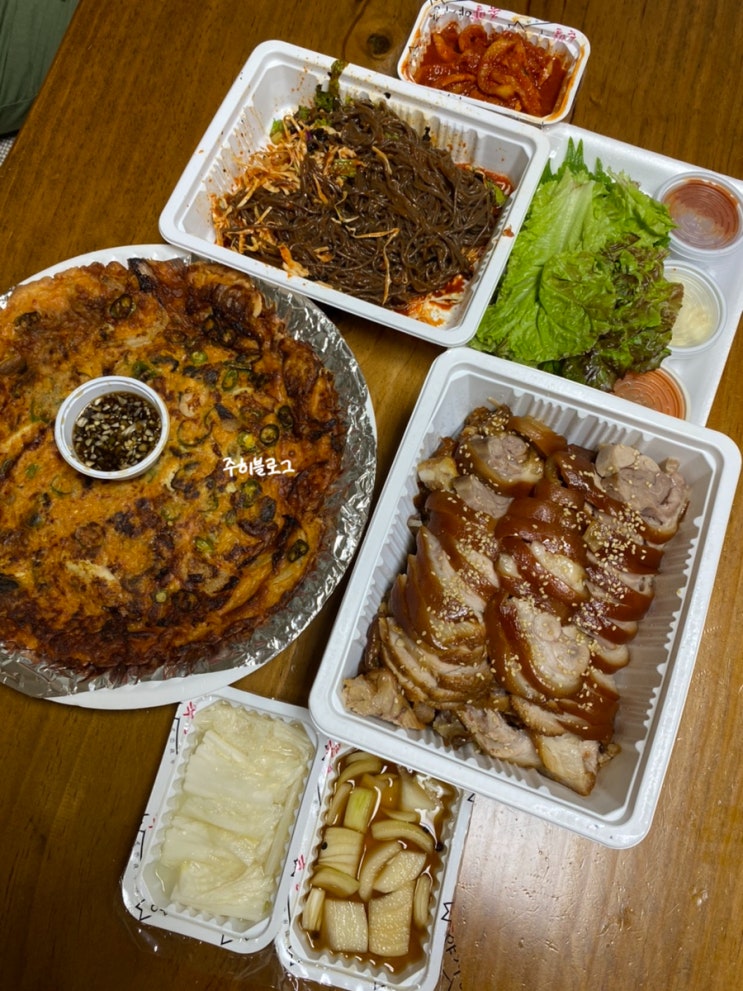  202100902 주히의 일상 블로그 (KOR/ENG) - 동생이랑 한국에서 마지막 하루  하루종일 돼지 파티 + 폭식 일기 (요거프래이, 상갈역 카페 나비, 족발야시장)