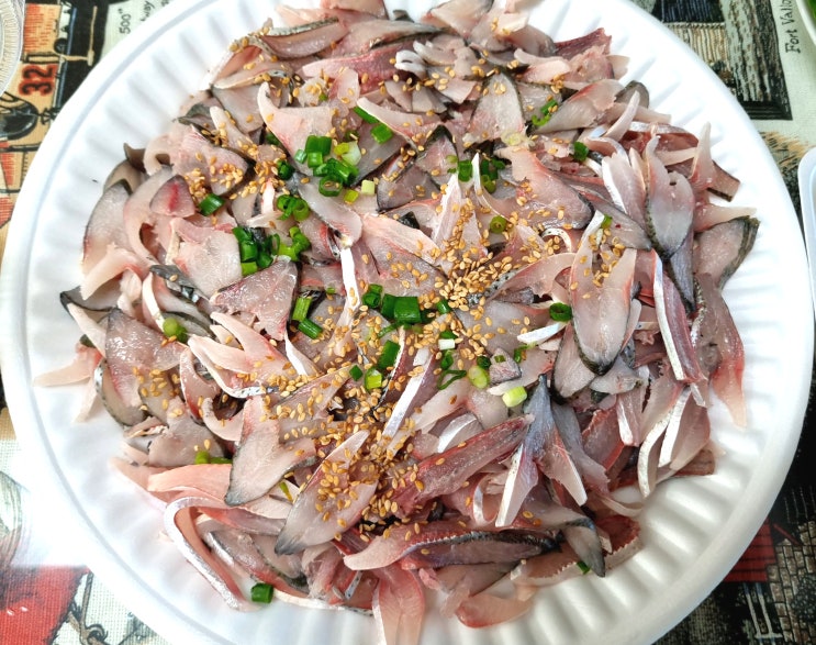  전어 철을 맞은 맛있는 전어회~ 전어 효능도 알아보아요!