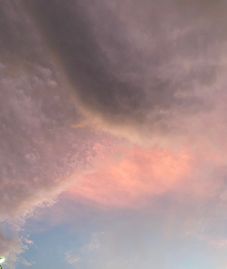  一博呀!!!空の雲見てよ。