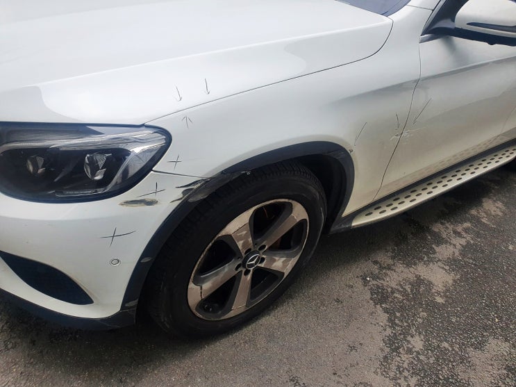  커스텀W 상처가 많은 벤츠 GLC220d 판금도색 보험 수리