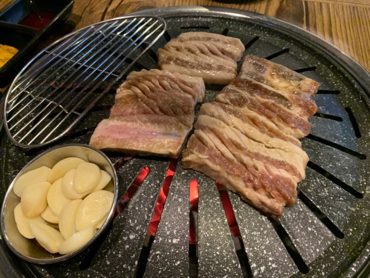 돼지고기가 생각날 땐 마산 장군동 고깃집, 총각네식육식당 완월점 :)