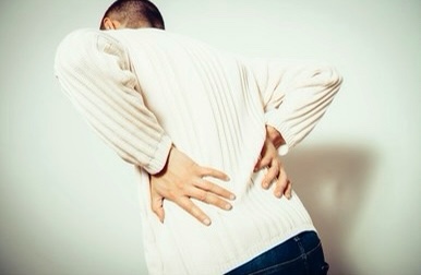 허리 통증, 의외로 비뇨의학과 가야할 수도 있다.