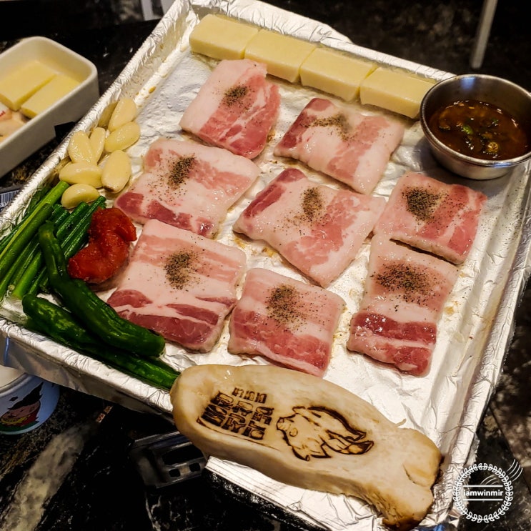 종로3가역 / 익선동 냉삼집 미미네 - 국내산 급냉삼겹살 전문점 종로3가역 / 익선동 냉삼집 미미네 - 국내산 급냉삼겹살 전문점