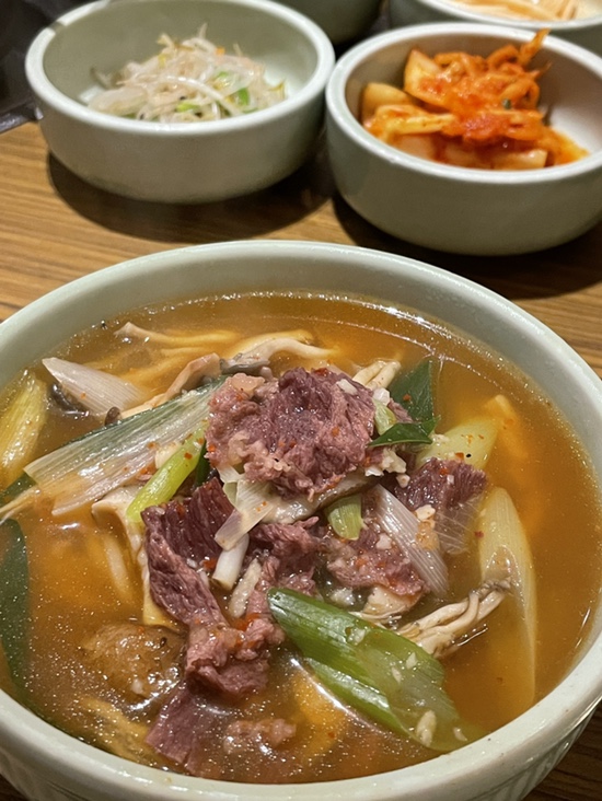 [서울 명동/맛집] 신세계 본점 식당가 버섯 소고기 국수전골 '한우리'