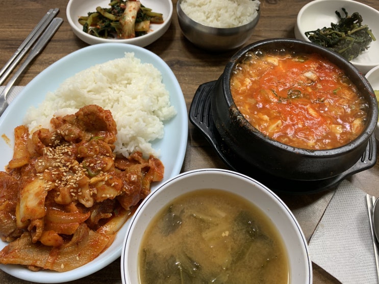 &lt;서울 이수역 맛집&gt; 불쌍한 자취생에게 빛과 같은 집밥, "다솔식당" (8.2)