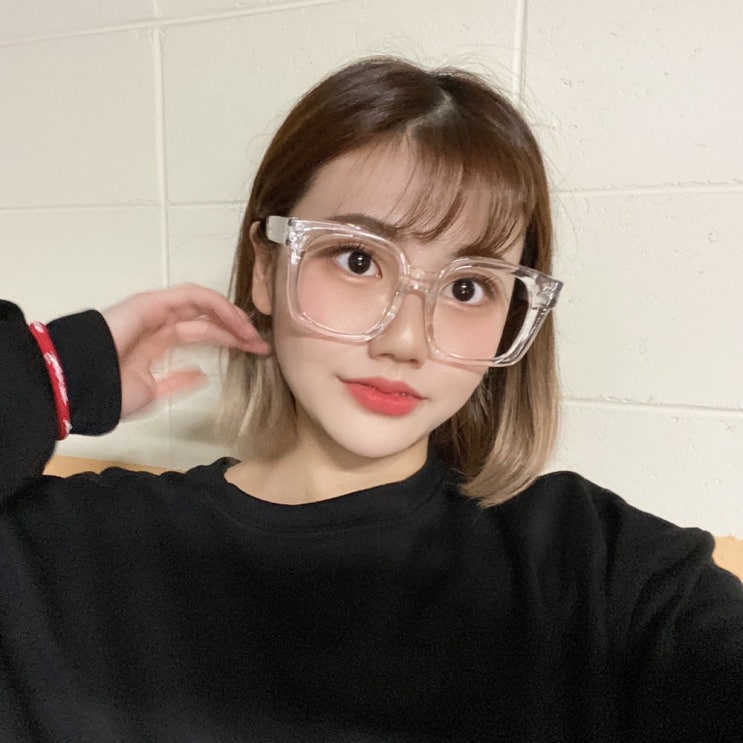 요즘 인기있는 VANANA2 복고 사각 뿔테 빅사이즈 오버핏 남녀공용 투명 안경 ··· 요즘 인기있는 VANANA2 복고 사각 뿔테 빅사이즈 오버핏 남녀공용 투명 안경 ···