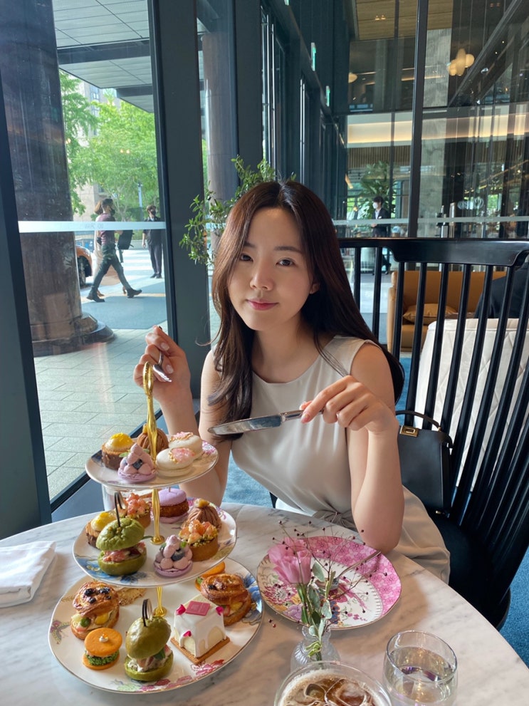  몬드리안 애프터눈티 꽃여사 왔다감~!