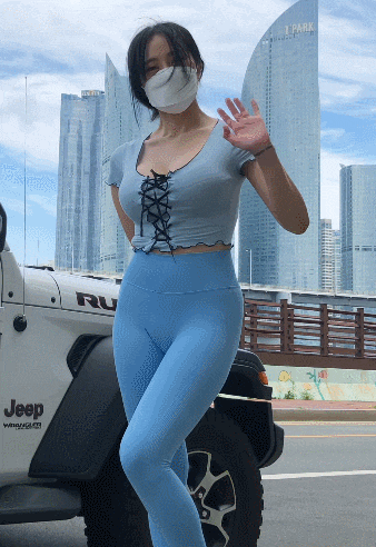  밖에서도 할수있는 맨몸운동 알려주는 유튜버 워니