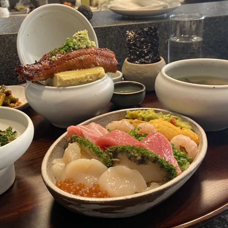  압구정 신상맛집, 예쁘고 맛있는 밥과 해산물이 있는 ‘도슬박’