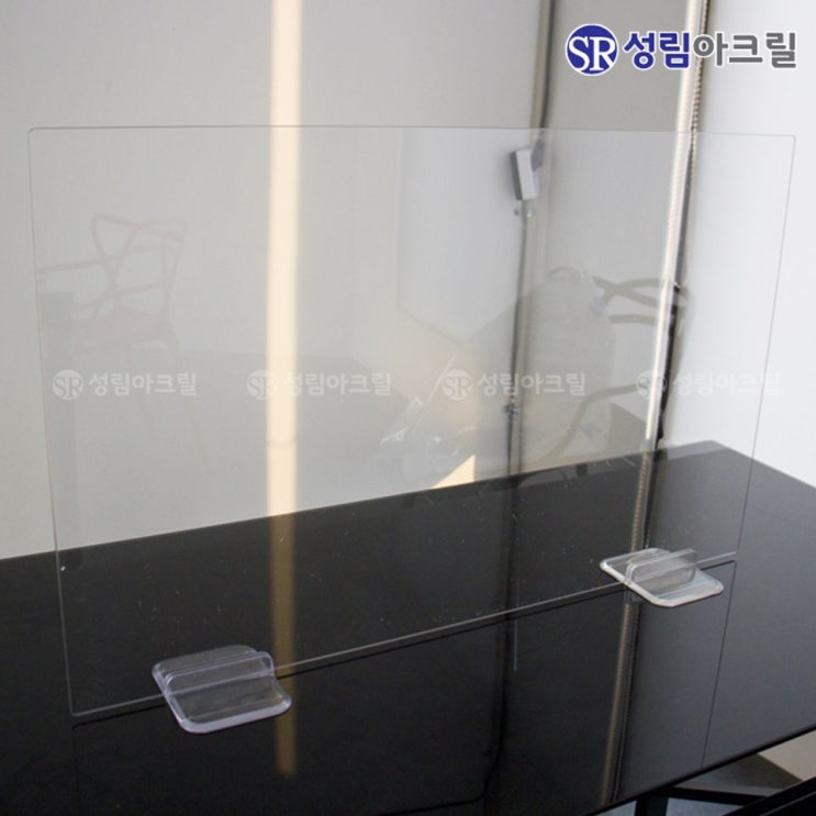 가성비 뛰어난 심플 강화아크릴 투명 보호막 학원 가림막 공부방 차단막 PC 식당 비말 칸막이, 600x475(가로x세로 일반형) 좋아요 가성비 뛰어난 심플 강화아크릴 투명 보호막 학원 가림막 공부방 차단막 PC 식당 비말 칸막이, 600x475(가로x세로 일반형) 좋아요