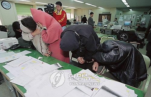"세상이 어쩌다 이 지경까지"…작년 직장인 2만명, 주부 1만명 보험사기 가담했다 "세상이 어쩌다 이 지경까지"…작년 직장인 2만명, 주부 1만명 보험사기 가담했다