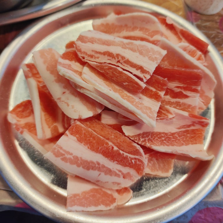 방이동 먹자골목 냉삼식당 삼겹살 맛집 사장님같은 직원 방이동 먹자골목 냉삼식당 삼겹살 맛집 사장님같은 직원