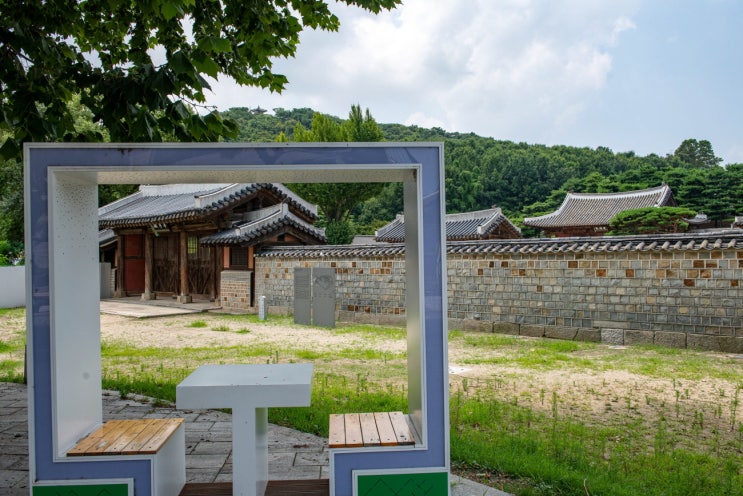  보물로 변신한 화령전의 초가을 풍경