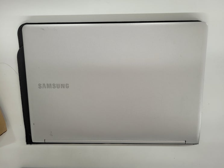  삼성전자 NT900X3D 노트북 배터리 부풀음