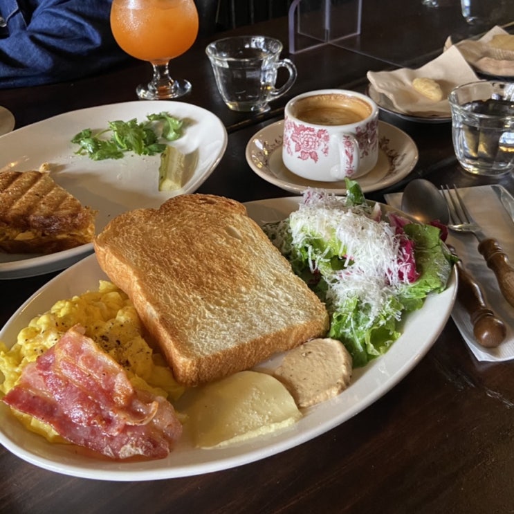  해방촌 브런치 맛집 오파토(ft.소금빵 맛보기 실패)