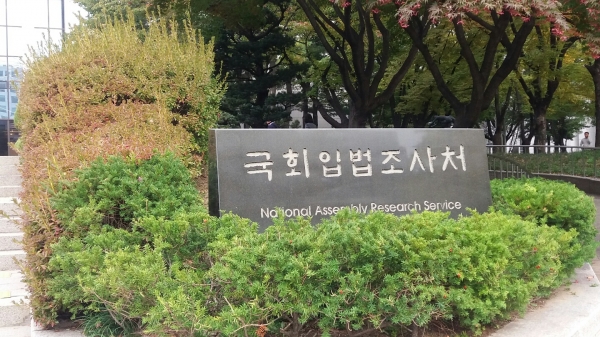 애도되지 못하는 죽음, ‘무연고 사망자’.."연고자 범위 넓히고, 공영장례 지원 확대해야" 애도되지 못하는 죽음, ‘무연고 사망자’.."연고자 범위 넓히고, 공영장례 지원 확대해야"
