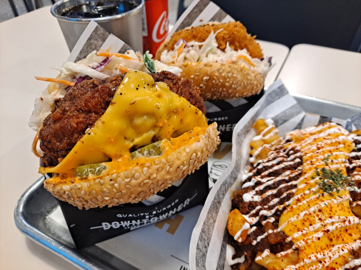  잠실 송리단길 맛집 다운타우너에서 수제버거!