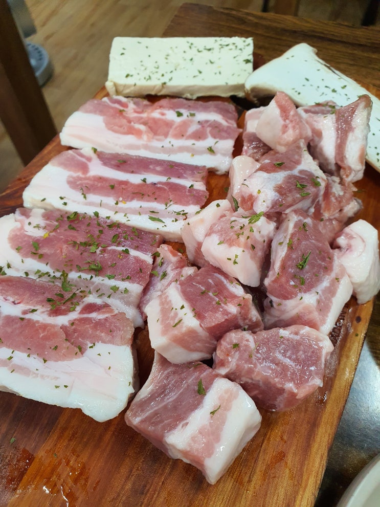  해운대 고기집 쇼미더고기 골목안이라 못봤어요