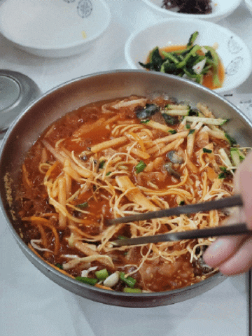  [사천/삼천포항] 원조 삼학물회_새콤 시원한 육수가 일품 