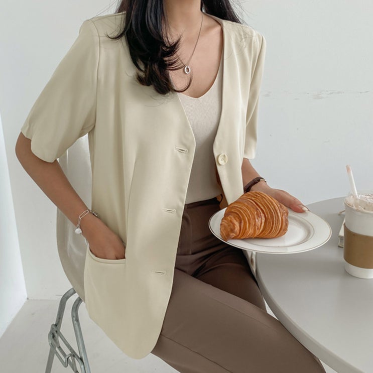 가성비 좋은 화이트폭스 베이직노카라반팔자켓 ··· 가성비 좋은 화이트폭스 베이직노카라반팔자켓 ···