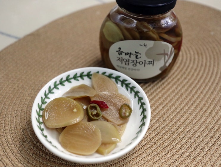  곰마늘장아찌 휴먼거스 마늘장아찌 저염간장으로 만든 저염식반찬