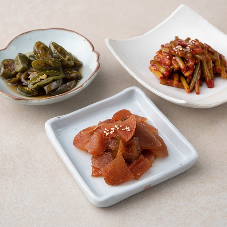 가성비 좋은 한잎찬 오복채 250g + 썰어놓은 간장고추지 250g + 마늘쫑무침 250g, 1세트 ··· 가성비 좋은 한잎찬 오복채 250g + 썰어놓은 간장고추지 250g + 마늘쫑무침 250g, 1세트 ···