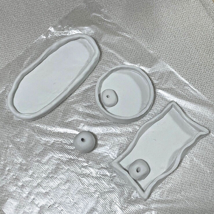  다이소 지점토 트레이 만들고 코젤 다크 시나몬 마시기