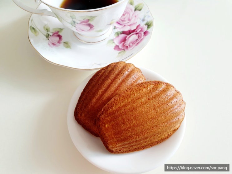  허니 마들렌 꿀맛