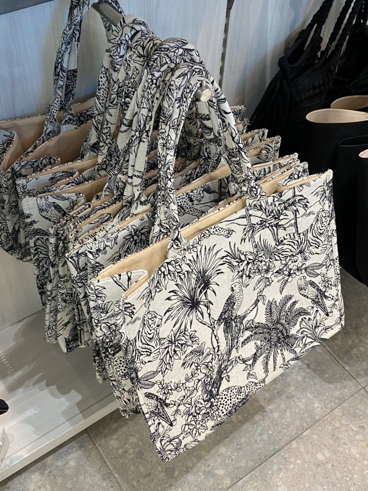  H&M 자카드백 라지 (디올맛 북도트) 재입고 됐어요!잠실롯데