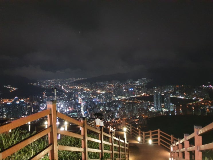  부산이 한 눈에 보이는 "황령산" 가족 커플 야경데이트 추천!