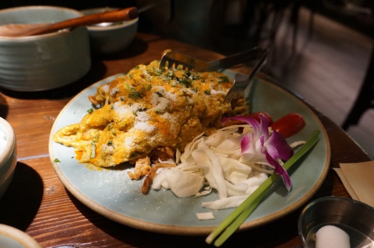  이태원 맛집 태국음식 쏭타이에서 똠양꿍에 팟타이  비건레스토랑