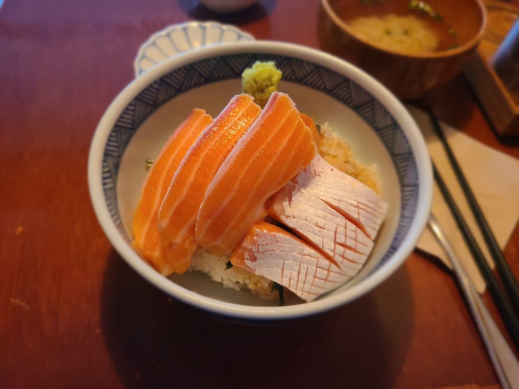 종각역 젊음의 거리 맛집 일본식 덮밥 전문점 : 종로돈부리