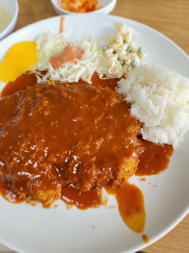  효창공원 찐맛집에서 돈까스맛집 산골녹차냉면