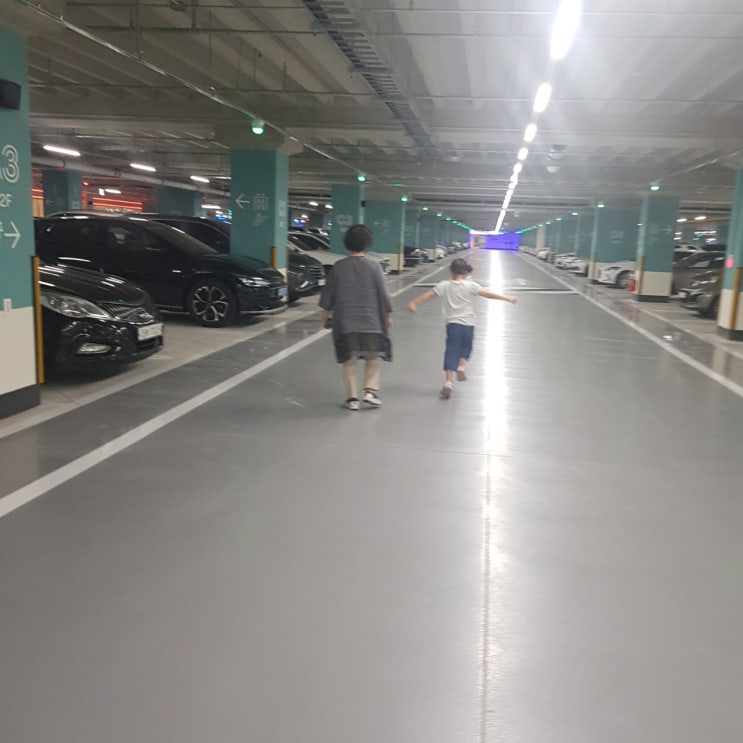  롯데 프리미엄 아울렛 타임빌라스 주차장