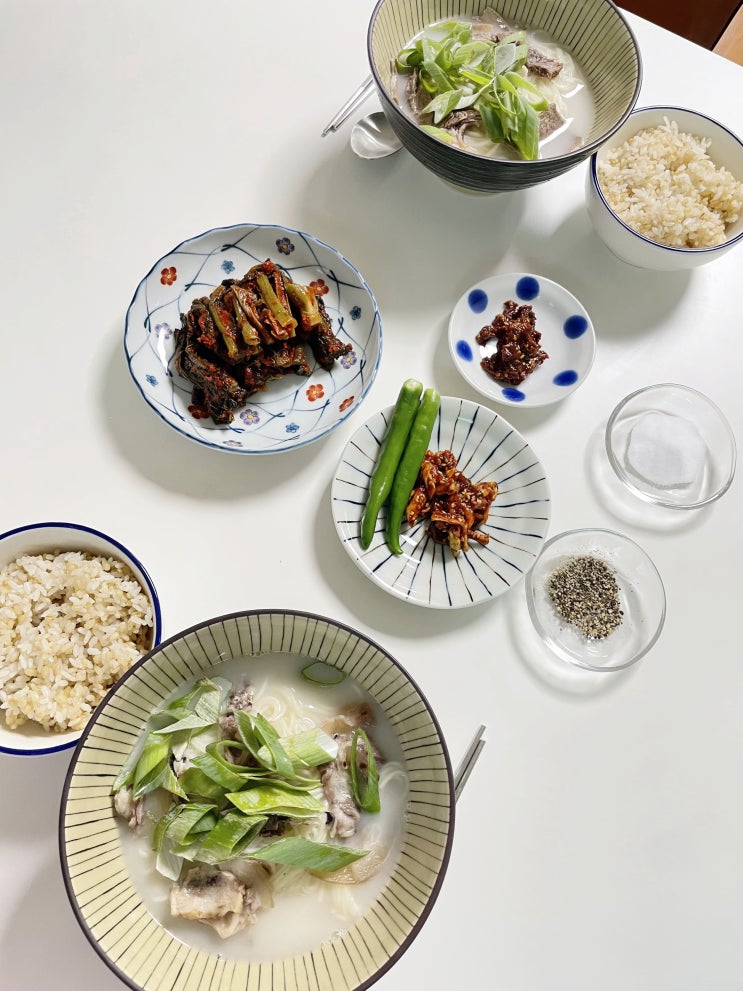  청주백년한우 3일 우린 뽀얀 한우 곰국 사골육수, 편육은 서비스! (초간단 사골곰탕국수, 사골곰탕국밥)
