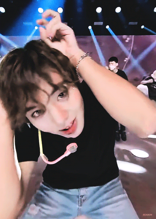  박지훈(PARKJIHOON) 'Gallery' (VR 360 ver.).gif