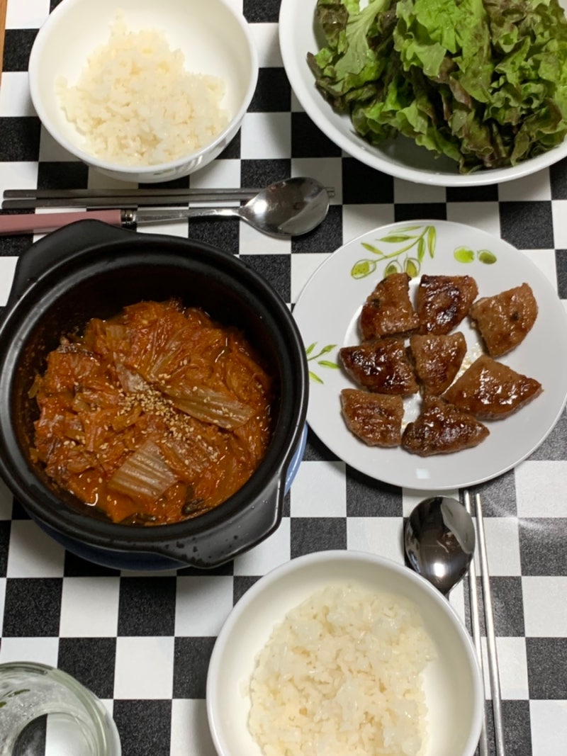 손가네고깃집 한돈떡갈비 밀키트로 밥 뚝딱 !