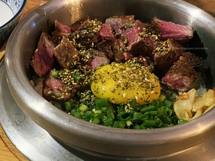  대전 갈마동 :: 갈리단길 핫한 솥밥집 <밥한톨>