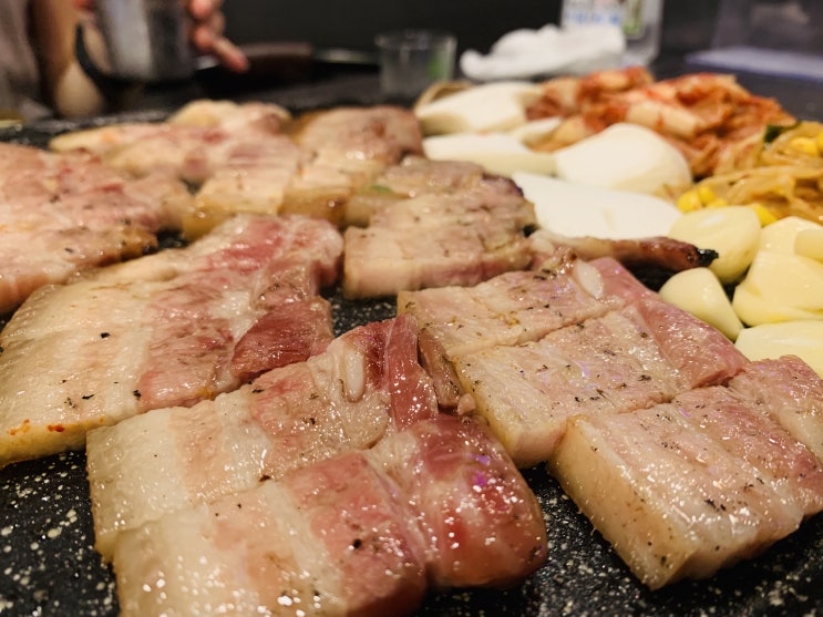  강남 역삼역 삼겹살 맛집 연탄마을 초벌이 끝내주던 고기집이자 술집!