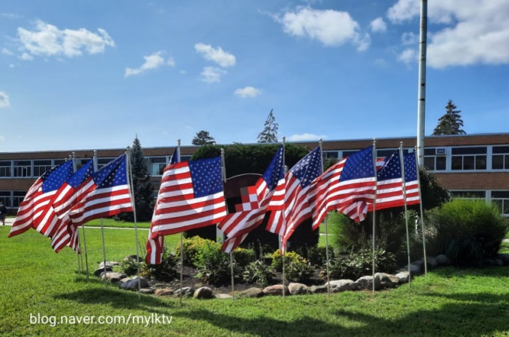 9.11 테러 20 주기: 미국국기: National September 11 memorial & museum